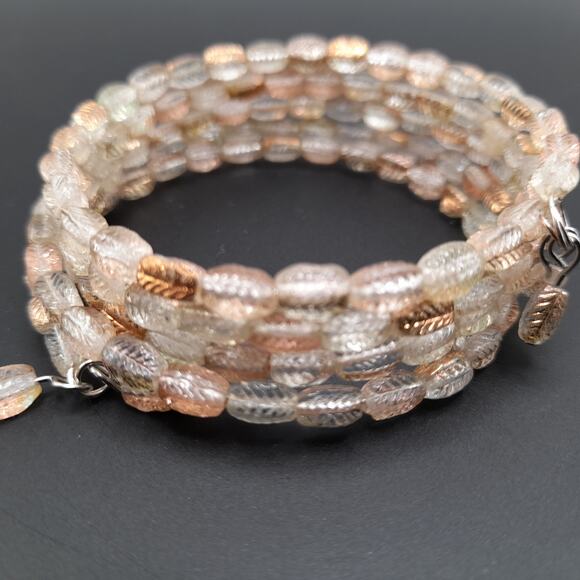 Vintage Art Glass Leaf Bead Memory Wire Bracelet – Clear Gold Leaf Design - Picture 5 of 10